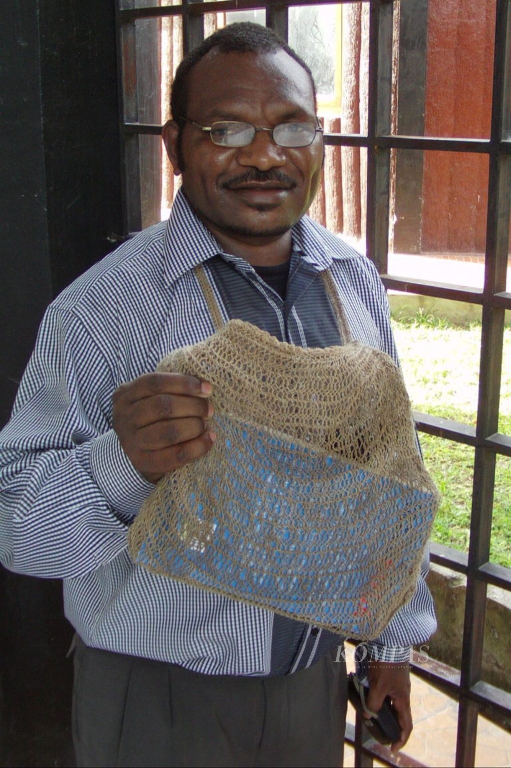 Titus Pekei selaku pendiri Yayasan Ekologi Papua yang meneliti tentang noken dari tahun 2008 hingga 2010. Hasil penelitian ini yang kemudian digunakan sebagai modal untuk mendaftarkan noken ke UNESCO sebagai warisan dunia tak benda.