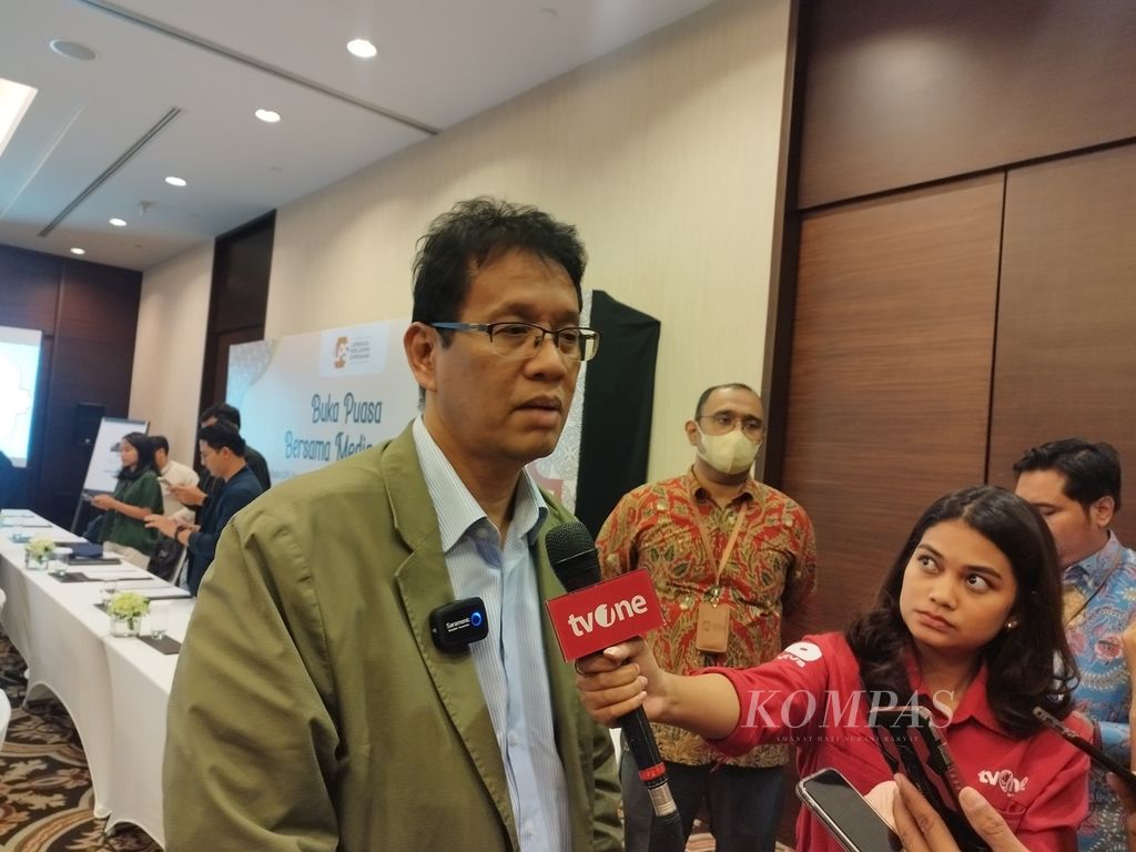 Ketua Dewan Komisioner LPS Purbaya Yudhi Sadewa memberikan keterangan sesuai acara Buka Puasa Bersama Media 2024, di Jakarta, Kamis (21/3/2024).