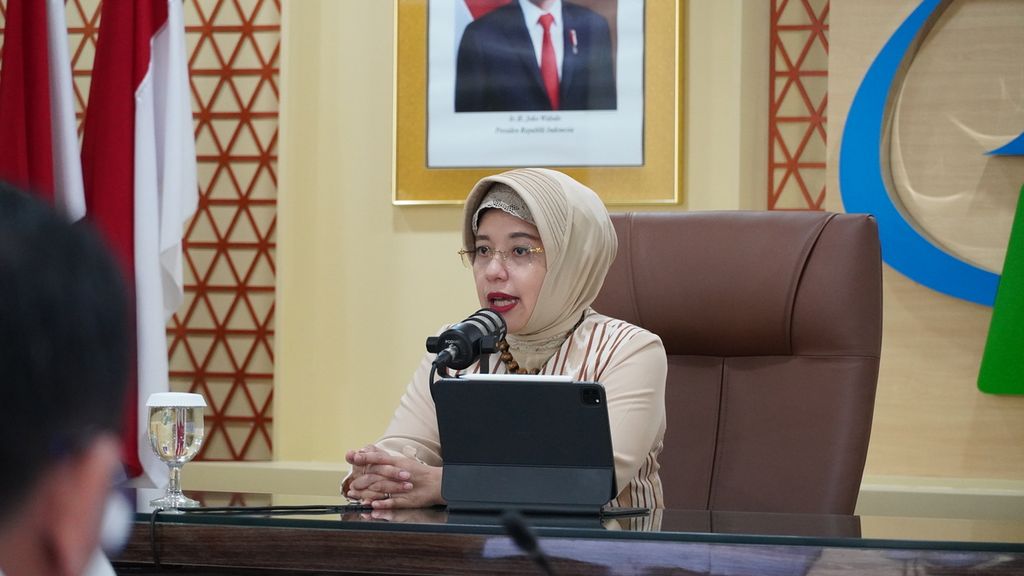 Pelaksana Tugas Kepala Badan Pusat Statistik (BPS) Amalia A Widyasanti memberikan keterangan resmi dalam konferensi pers tentang Inflasi 2023 secara hibrida, di Kantor BPS, Jakarta, Selasa (2/1/2023).