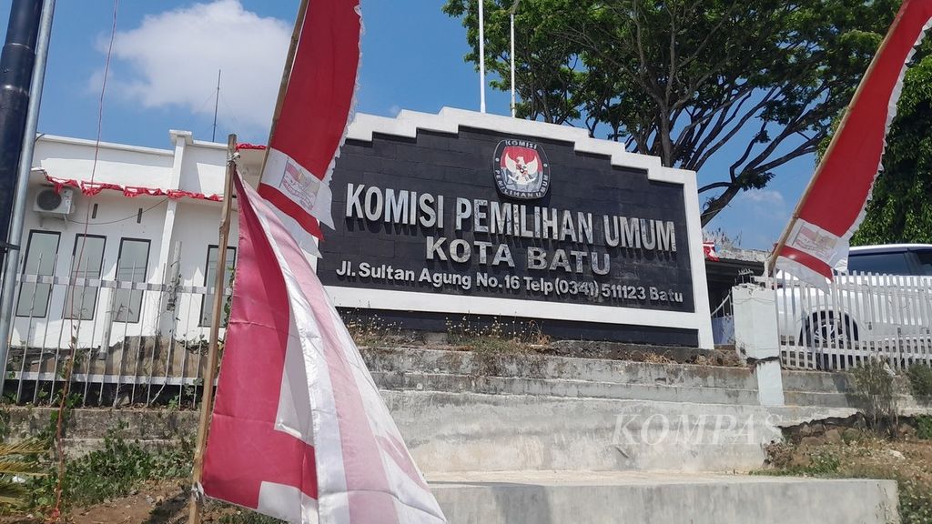 Kantor Komisi Pemilihan Umum Kota Batu, Jawa Timur, di Jalan Sultan Agung, Minggu (25/8/2024).