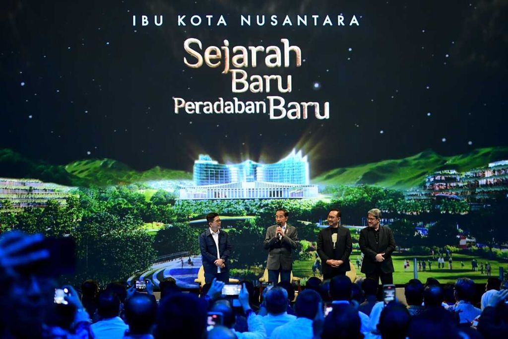 Presiden Joko Widodo pada kegiatan bertajuk Ibu Kota Nusantara Sejarah Baru Peradaban Baru di The Ballroom Djakarta Theater, Jakarta, Selasa (18/10/2022) malam.