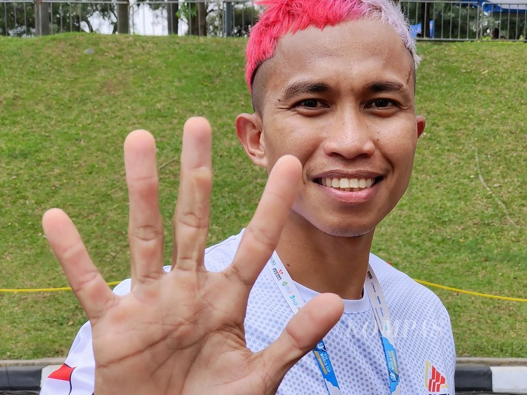 Pemanjat andalan Indonesia, Aspar Jaelolo, menunjukkan jejak cedera parah pada jari tengah tangan kanannya saat ditemui pada hari terakhir seri ke-12 Piala Dunia Panjat Tebing 2022 di SCBD Park, Jakarta, Senin (26/9/2022). Di pengujung 2019, Aspar cedera putus tendon jari tengah tangan kanan yang nyaris menamatkan kariernya. 
