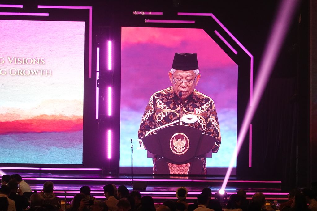 Wakil Presiden Ma’ruf Amin dalam sambutan di Malam Penganugerahan ASEAN Business Awards (ABA) 2023 dan Gala Dinner Menyatukan Visi, Mendorong Pertumbuhan” pada Senin (4/9/2023) di Ballroom The Ritz-Carlton Jakarta. Wapres menegaskan bahwa UMKM menjadi motor penggerak inovasi dan kreativitas di kawasan.
