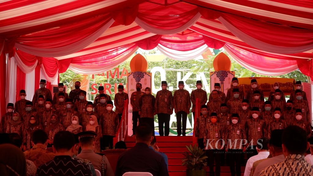 Acara pengukuhan Komite Daerah Ekonomi dan Keuangan Syariah (KDEKS) Provinsi Kalimantan Selatan di Banjarmasin, Selasa (11/4/2023). Pengukuhan KDEKS Kalsel disaksikan  Wakil Presiden Maruf Amin.