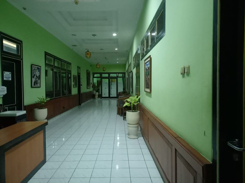 Kondisi ruangan di dekat ruang kerja Wali Kota Yogyakarta, Kamis (2/6/2022) malam.