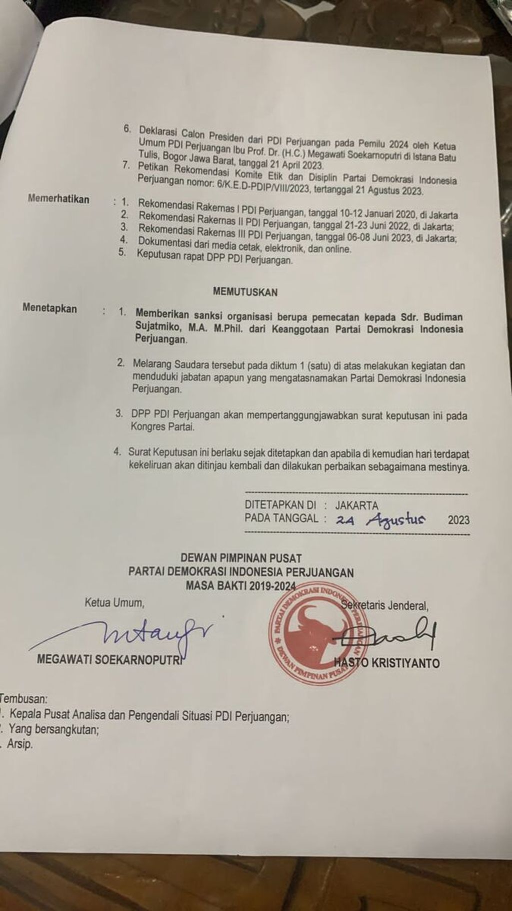 Surat pemecatan Budiman Sudjatmiko dari keanggotaan PDI-P yang dikeluarkan DPP PDI-P, Kamis (24/8/2023).