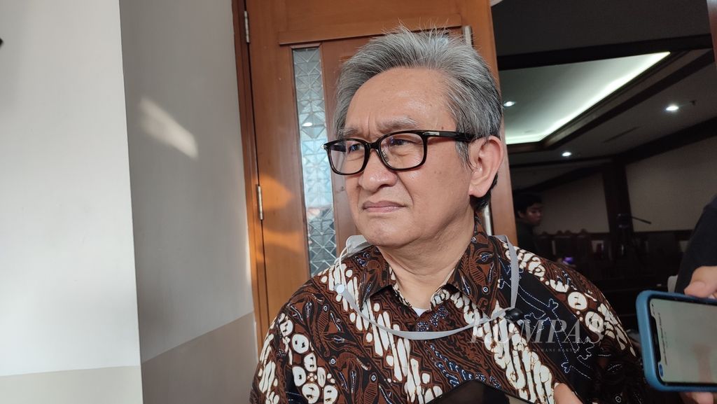 Kuasa hukum terdakwa Irwan Hermawan dan Galumbang Menak Simanjuntak, Maqdir Ismail.
