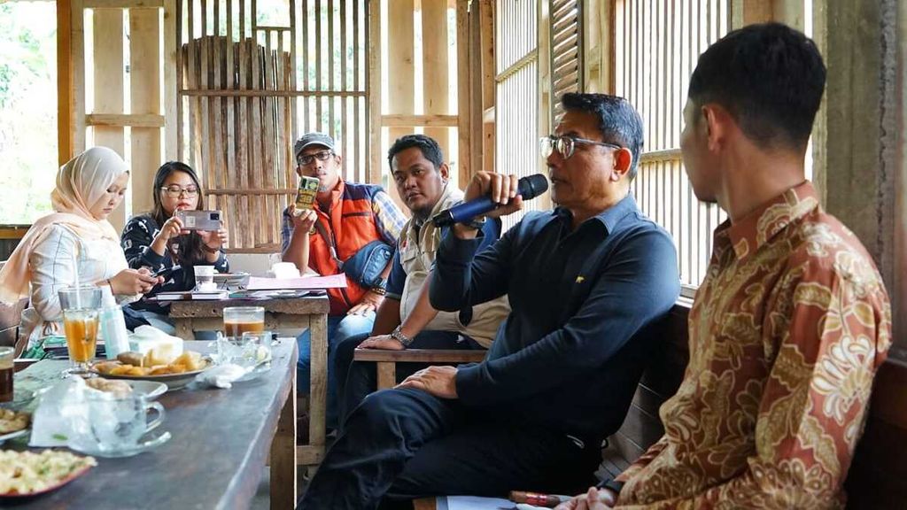 Kepala Staf Kepresidenan Moeldoko bertemu anggota Asosiasi Pelaku Usaha Mikro, Keci,l dan Menengah Kabupaten Banyumas (Aspikmas) di Purwokerto, Jawa Tengah, Kamis (1/9/2022).