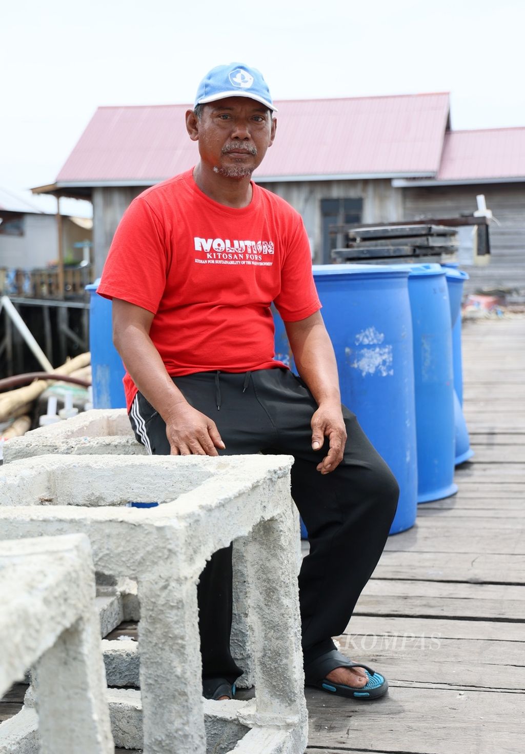  Jusman, ketua kelompok konservasi terumbu karang Kimasea, Bontang, Kalimantan Timur.
