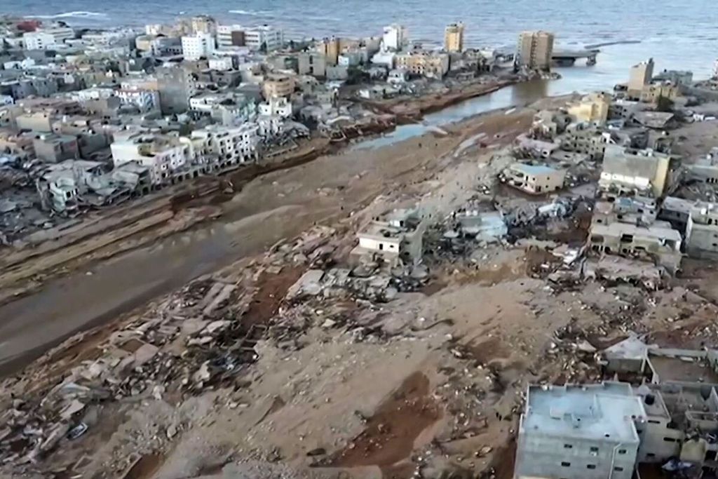 Kerusakan di pusat kota Derna, Libya, seusai dilanda banjir bandang, seperti terlihat pada Rabu (13/9/2023). 