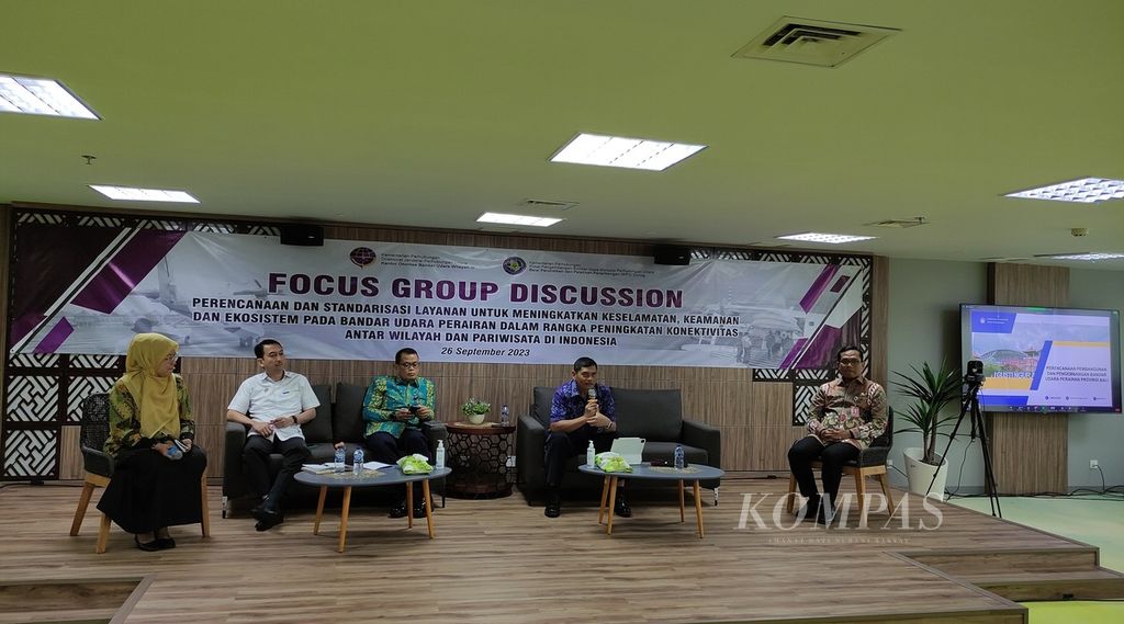 Suasana saat diskusi kelompok terpumpun (FGD) di Kantor Otoritas Bandara Wilayah IV Bali, Tuban, Kuta, Badung, Selasa (26/9/2023).