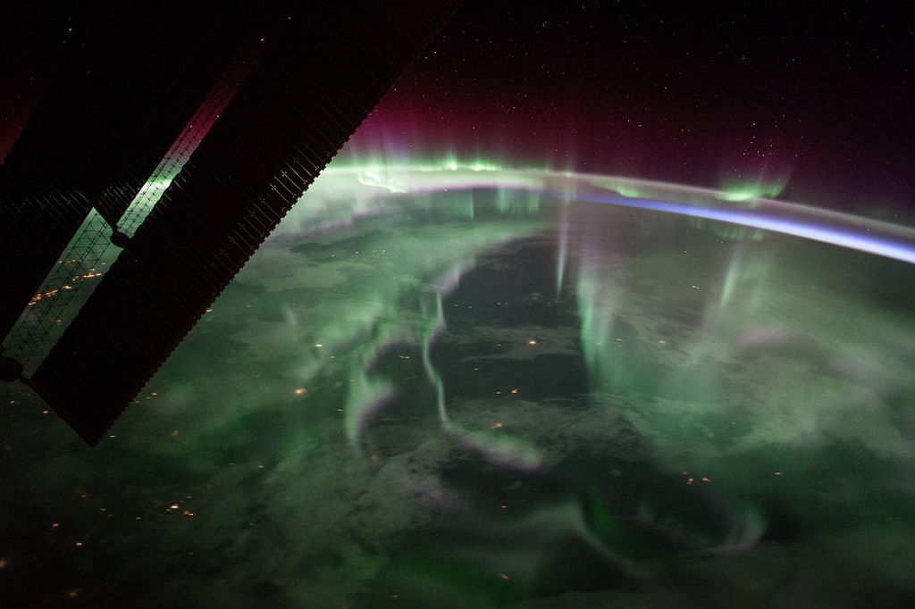 Citra aurora Borealis di atas wilayah Kanada dan diambil citranya oleh awak yang sedang bertugas di Stasiun Luar Angkasa Internasional pada 15 September 2017.