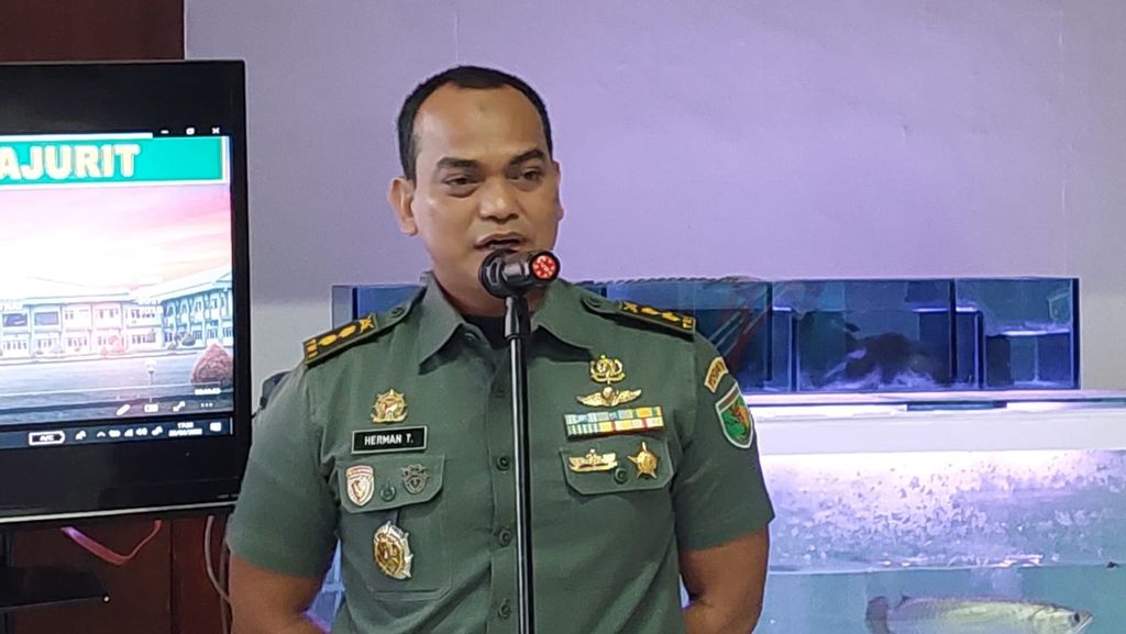 Kepala Penerangan Komando Daerah Militer XVII/Cenderawasih Letnan Kolonel (Inf) Herman Taryaman.