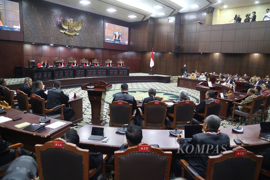 Suasana sidang lanjutan perkara perselisihan hasil pemilihan umum (PHPU) presiden 2024 di Mahkamah Konstitusi, Jakarta, Kamis (28/3/2024). 