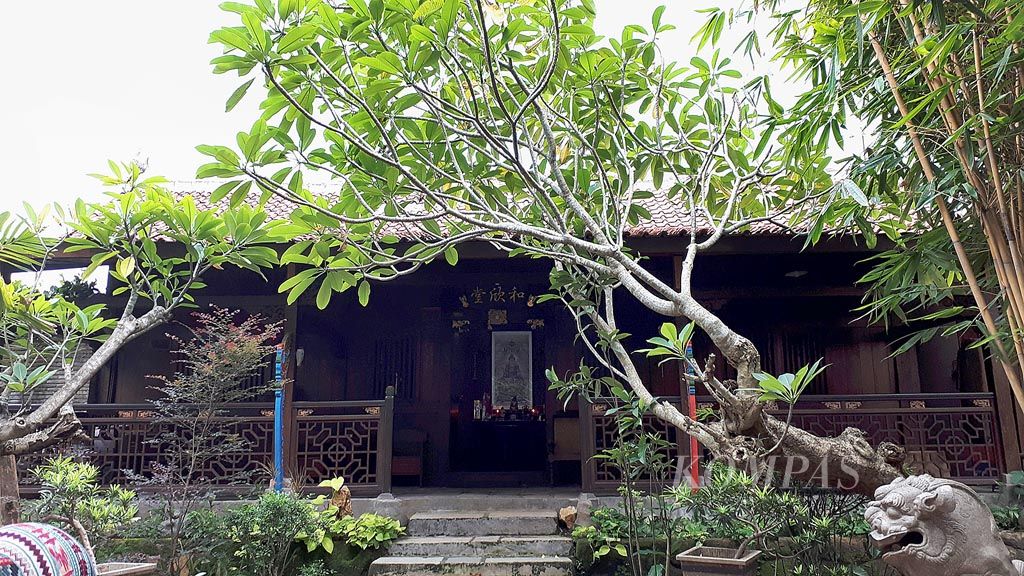 Rumah kebaya di Rumah Kayu Goen  di Kampung Cipari, Desa Ciakar, Kecamatan Panongan, Kamis (8/2).