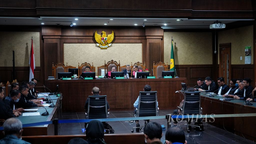 Suasana sidang kasus korupsi penyediaan <i>base transreceiver service</i> 4G Bakti yang menjerat bekas Menteri Komunikasi dan Informatika Johnny G Plate dengan agenda tanggapan jaksa penuntut umum di Pengadilan Tindak Pidana Korupsi Jakarta, Senin (11/7/2023). 