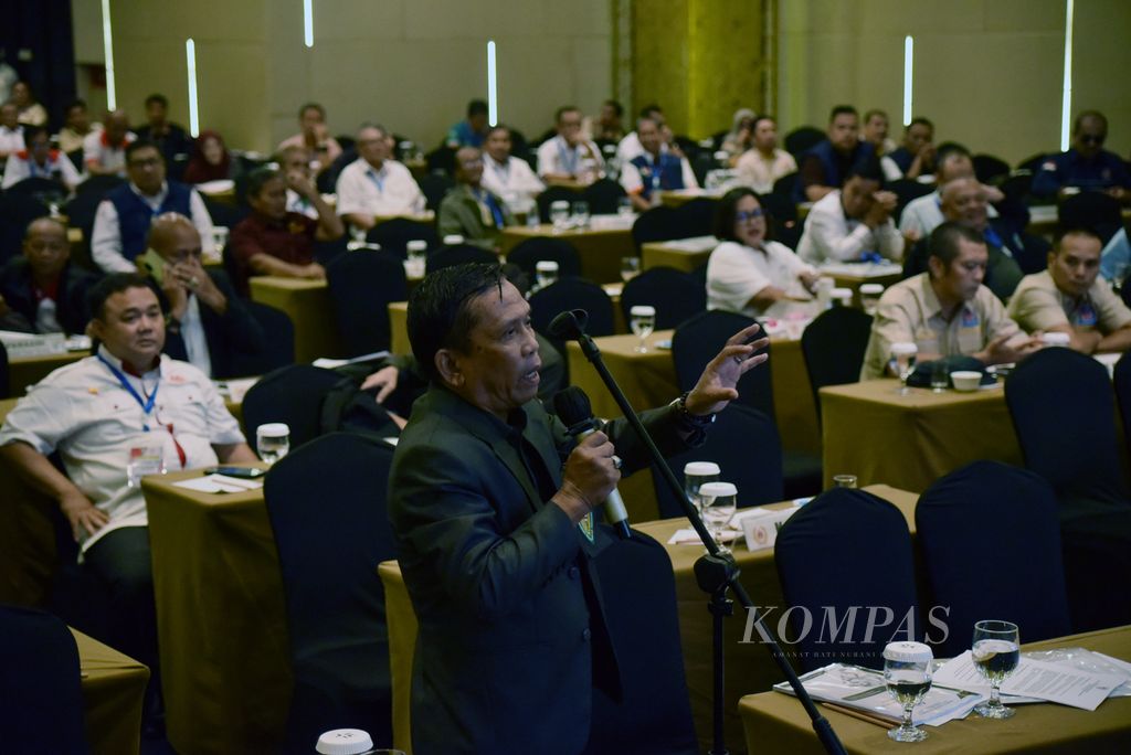Sekretaris Umum Persatuan Atletik Seluruh Indonesia (PASI) Sumsel Zulfaini M Ropi berbicara saat Rapat Kerja KONI Sumsel 2023 di Palembang, Sumsel, Rabu (22/11/2023). 