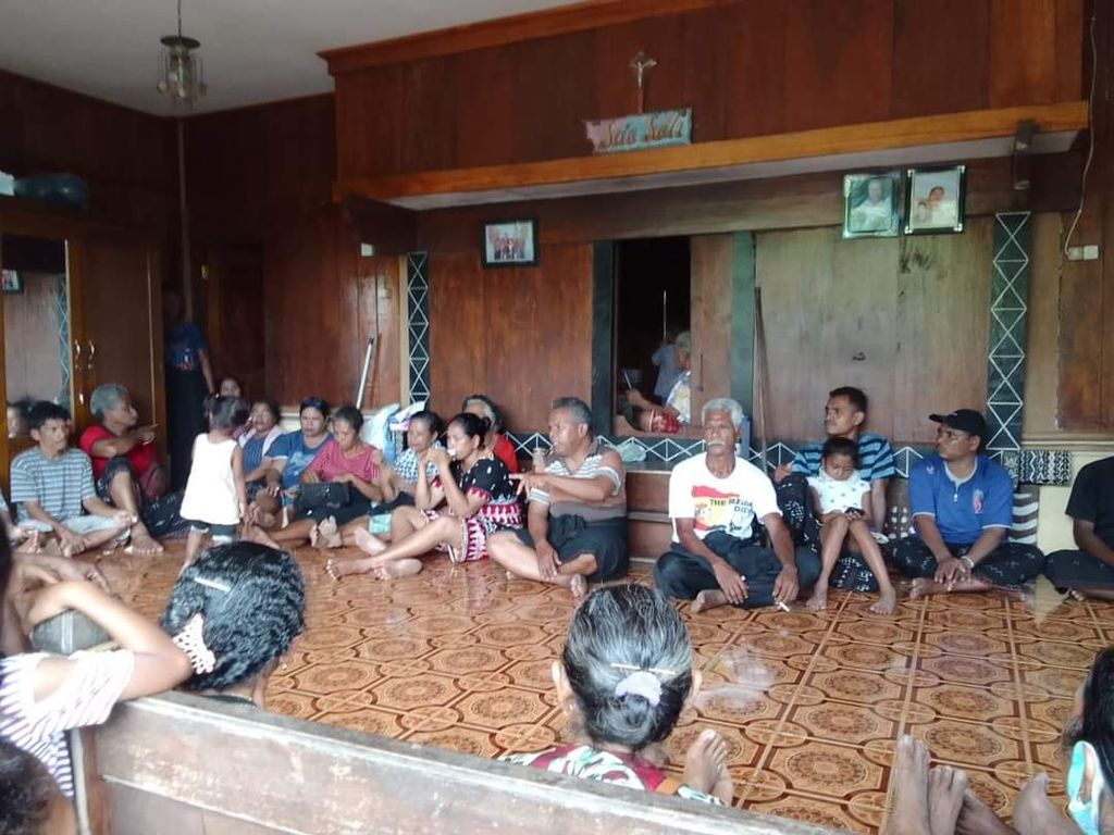 Musyawarah adat oleh masyarakat Kampung Ruto, Inerie, Ngada, Kamis (26/1/2023).  Membahas persiapan pesta adat Reba dengan menghadirkan kampung-kampung sekitar.