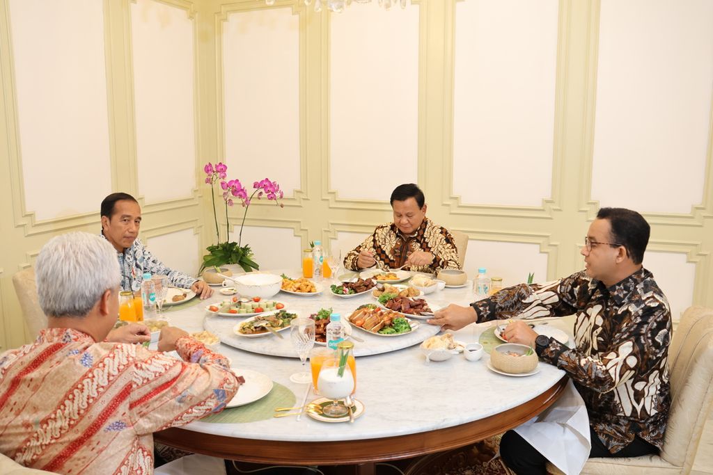 President Joko Widodo invited three potential presidential candidates, Prabowo Subianto, Anies Baswedan, and Ganjar Pranowo, to have lunch together at the Merdeka Palace in Jakarta on Monday (30/10/2023).