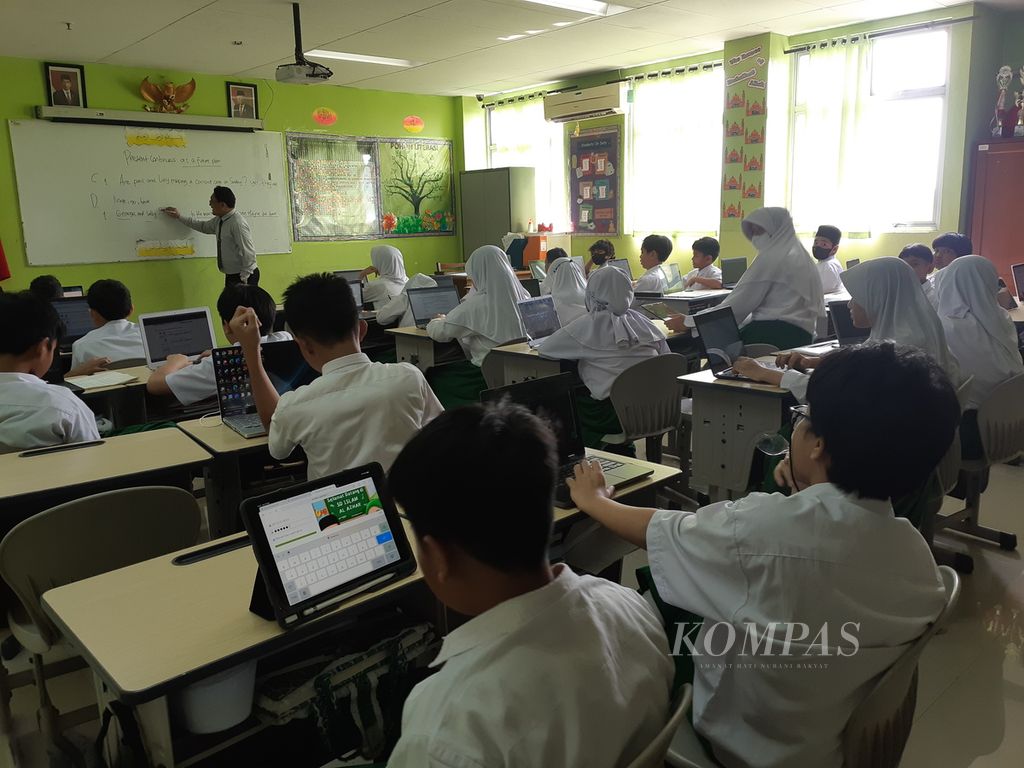 Pembelajaran di Sekolah Dasar Islam Al Azhar 1, Kebayoran Baru, Jakarta, Selasa (17/10/2023).