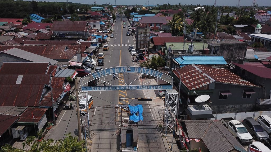 Gapura pintu masuk melalui Pelabuhan Penyeberangan Penajam Kabupaten Penajam Paser Utara, Provinsi Kalimantan Timur, Kamis (29/8/2019).