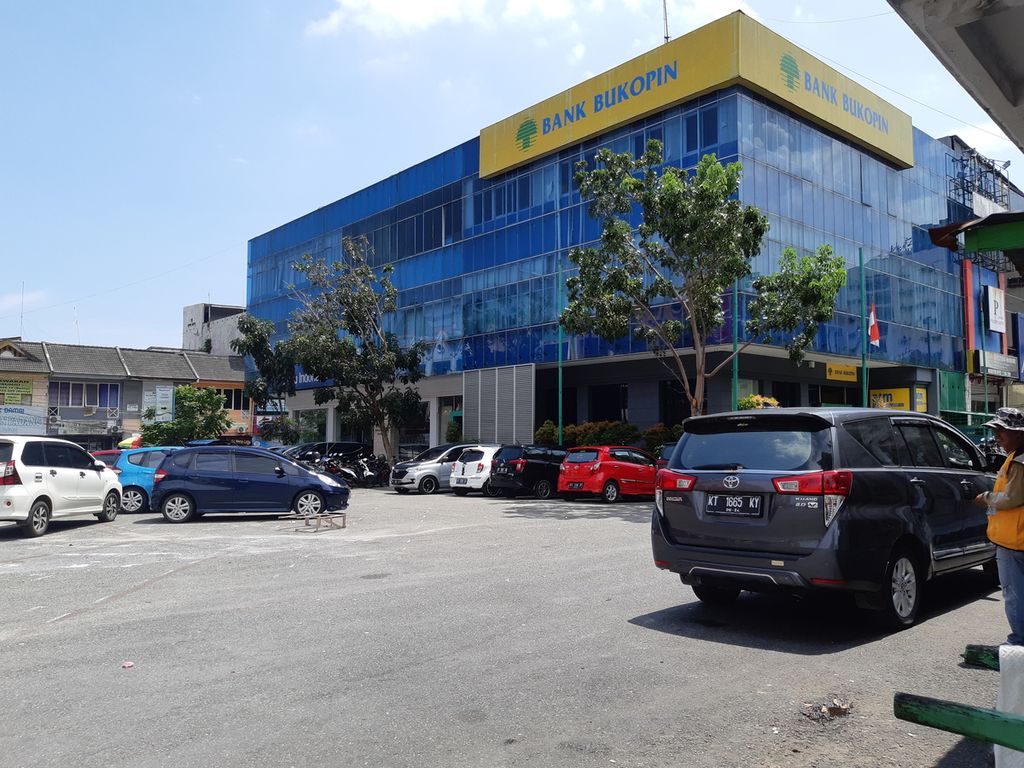 Gedung Bank Bukopin Kantor Cabang Balikpapan di Jalan Jenderal Sudirman Balikpapan, Kalimantan Timur, Rabu (19/2/2020).