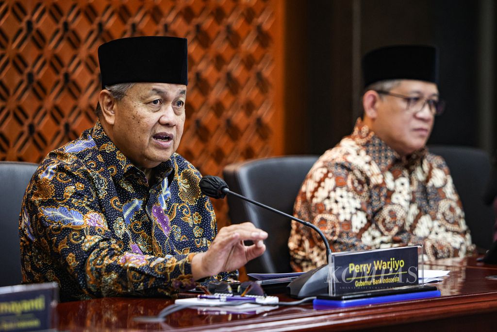 The Governor of Bank Indonesia, Perry Warjiyo, answered questions from journalists during the press conference following the Board of Governors Meeting at Bank Indonesia in Jakarta, on Wednesday (20/3/2024).
