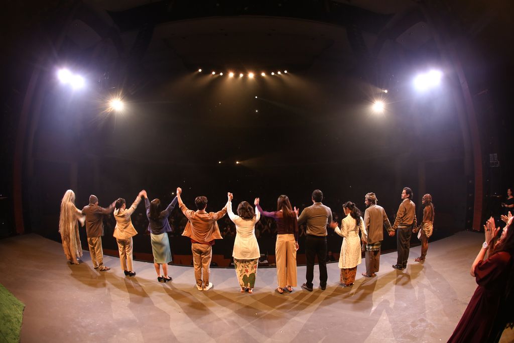 Pementasan lakon <i>Ariyah dari Jembatan Ancol</i>, 27-28 Juli 2023, di Teater Jakarta, Taman Ismail Marzuki.