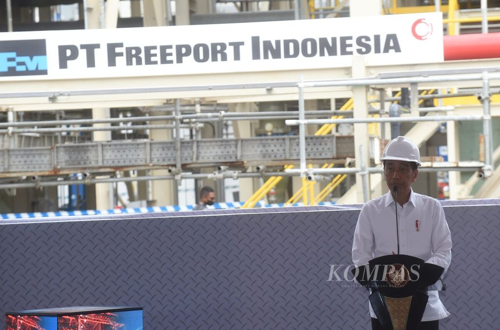 Presiden Joko Widodo memberikan sambutan saat peresmian Proyek Ekspansi PT Smelting oleh PT Freeport Indonesia (PTFI) di Gresik, Jawa Timur, Kamis (14/12/2023). 