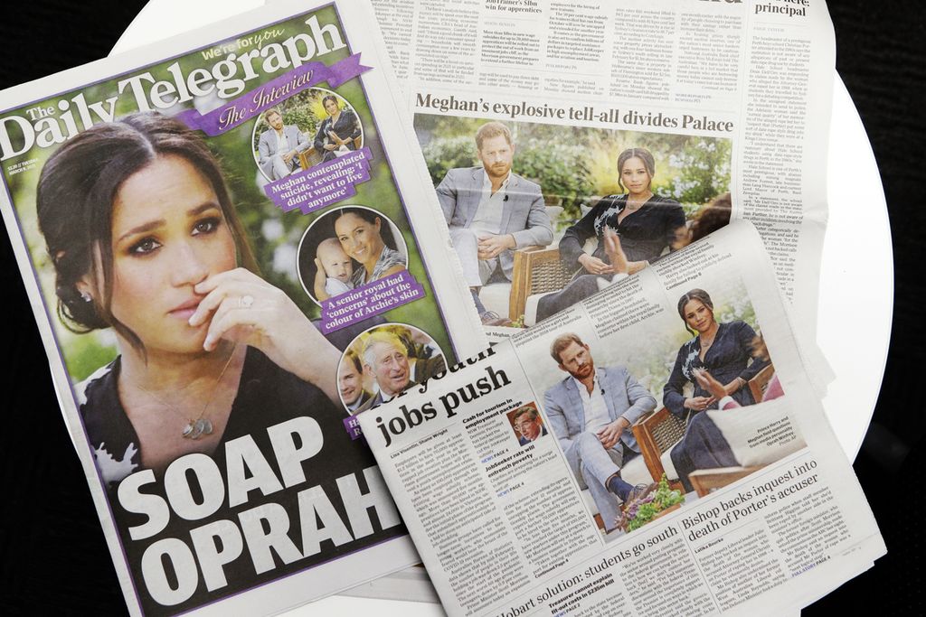 Harian Australia menerbitkan laporan mengenai wawancara Pangeran Harry dengan istrinya, Meghan Markle, yang dilakukan oleh Oprah Winfrey, Selasa, 9 Maret 2021. 