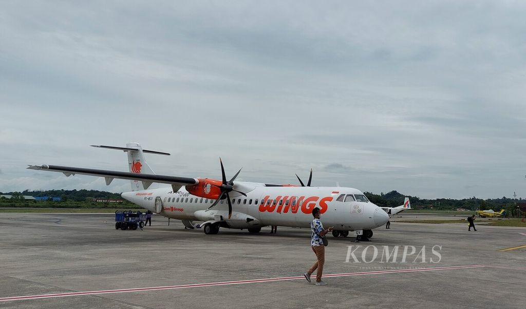 Pesawat ATR 72 maskapai Wings Air di Bandara Juwata, Tarakan, Kalimantan Utara, 18 Juli 2022.