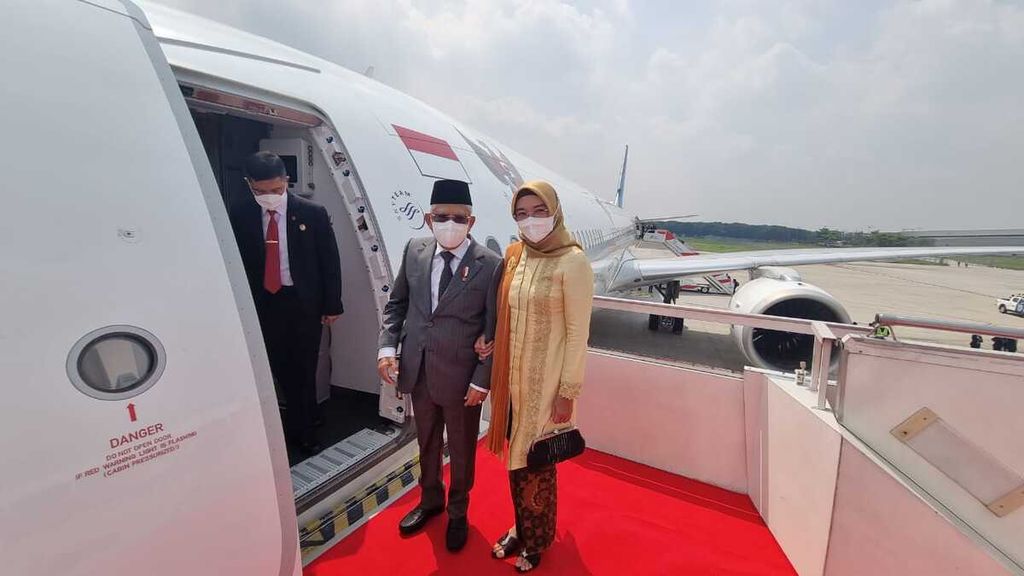 Wakil Presiden Ma’ruf Amin beserta Ibu Wury Ma’ruf Amin dan rombongan terbatas hari ini bertolak ke Timur Tengah untuk melakukan serangkaian kunjungan kerja, Selasa (1/11/2022).