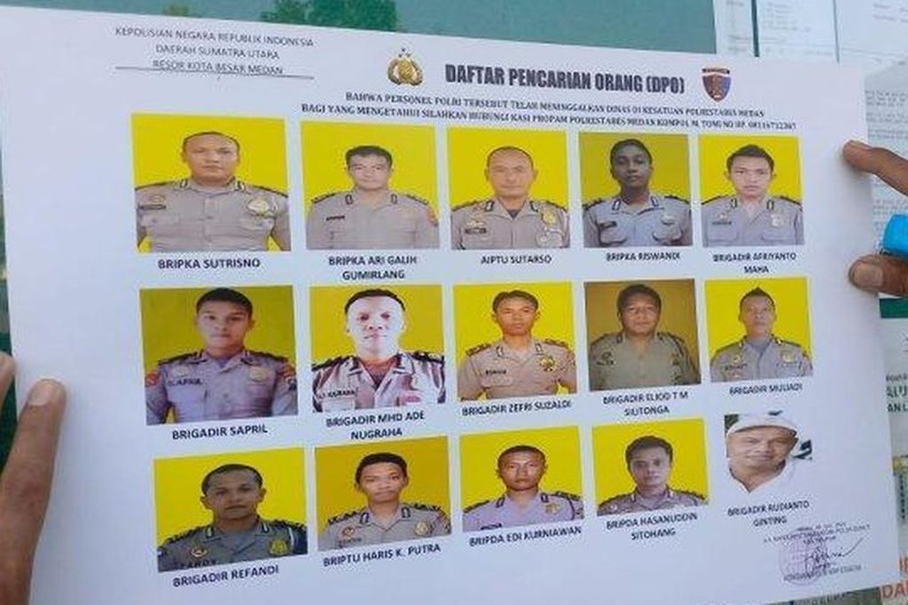 Sebanyak 15 anggota Kepolisian Resor Kota Besar Medan masuk dalam daftar pencarian orang terkait kasus pencurian di Medan.