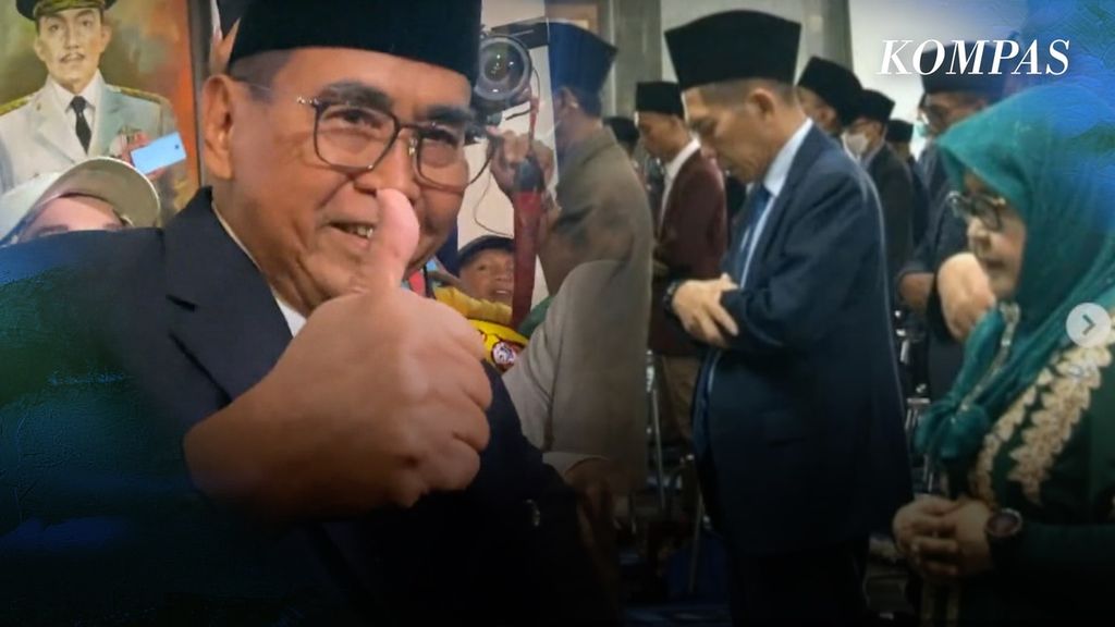 Foto kiri Panji Gumilang, pemimpin Pondok Pesantren Al-Zaytun di Indramayu, Jawa Barat, serta foto suasana di Al-Zaytun. 