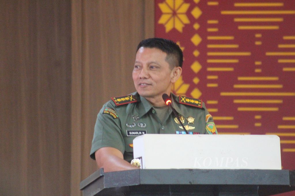 Komandan Kodim 0418 Palembang Kolonel Inf Sumarlin Marzuki saat menghadiri rapat koordinasi 4 Pilar Keamanan dan Ketertiban Masyarakat (Kamtibmas) di Gedung DPRD Palembang, Kamis (19/1/2023).