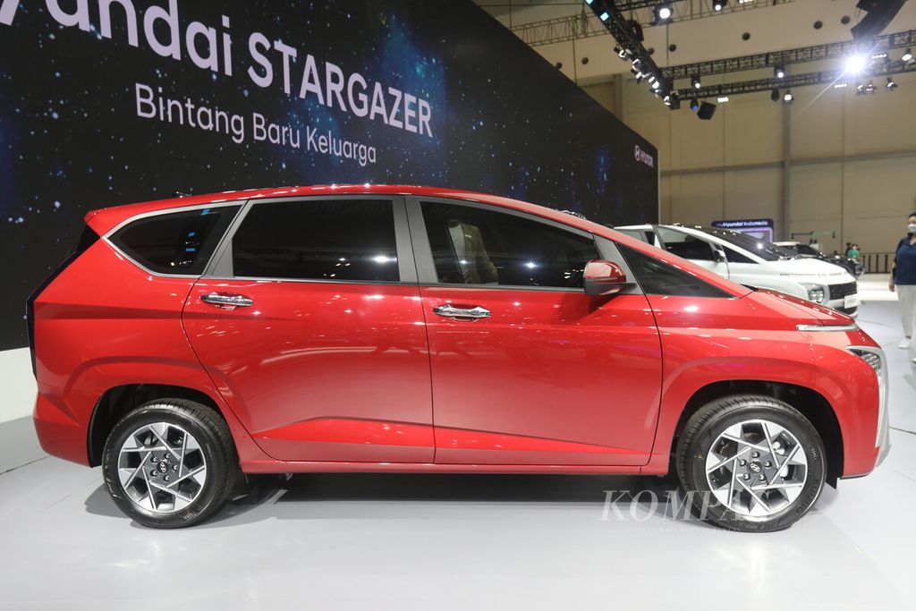 Hyundai Stargazer dipamerkan dalam GIIAS 2022 di ICE BSD, Tangerang, Banten, Kamis (11/8/2022). 