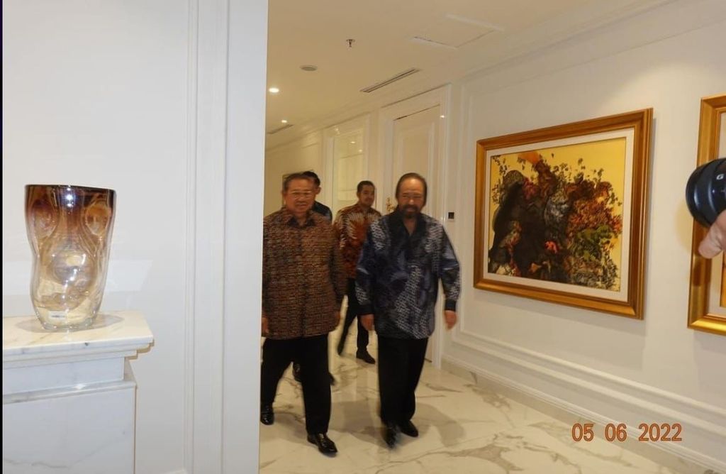 Ketua Majelis Tinggi Partai Demokrat Susilo Bambang Yudhoyono bersama Ketua Umum Partai Nasdem di Nasdem Tower, Jakarta, Minggu (5/6/2022) malam.