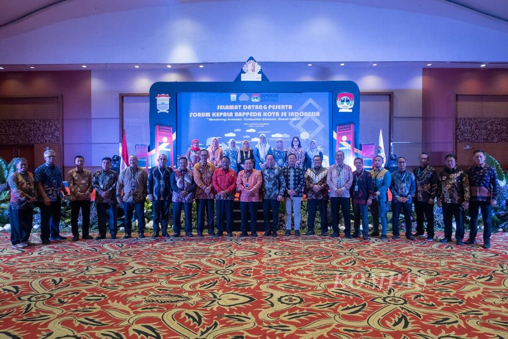 Para kepala badan perencanaan pembangunan daerah (bappeda) menghadiri Forum Kepala Bappeda di Kota Palembang, Sumatera Selatan, Rabu (7/6/2023). Acara tersebut merupakan rangkaian Syukuran HUT Ke-23 Asosiasi Pemerintah Kota Seluruh Indonesia yang berlangsung pada 6-9 Juni 2023.