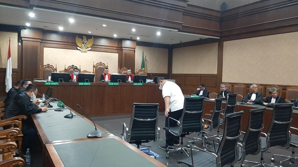 Penyuap Lukas Enembe, Direktur PT Tabi Bangun Papua Rijatono Lakka, divonis 5 tahun penjara. Putusan tersebut dijatuhkan Majelis Hakim Pengadilan Tindak Pidana Korupsi pada Pengadilan Negeri Jakarta Pusat, di Jakarta, Rabu (14/6/2023). 