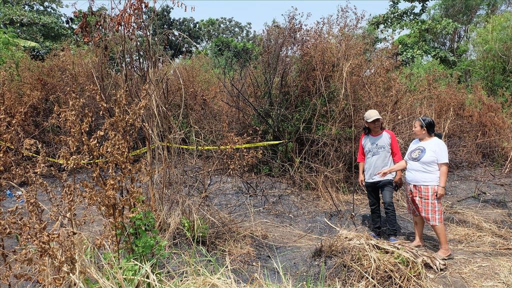 Ilustrasi. Warga melihat lokasi penemuan tengkorak beserta tulang-belulang di tanah kosong dekat pintu keluar tol Plumpang, Kelurahan Sungai Bambu, Kecamatan Tanjung Priok, Jakarta Utara, Rabu (7/8/2019) pagi.