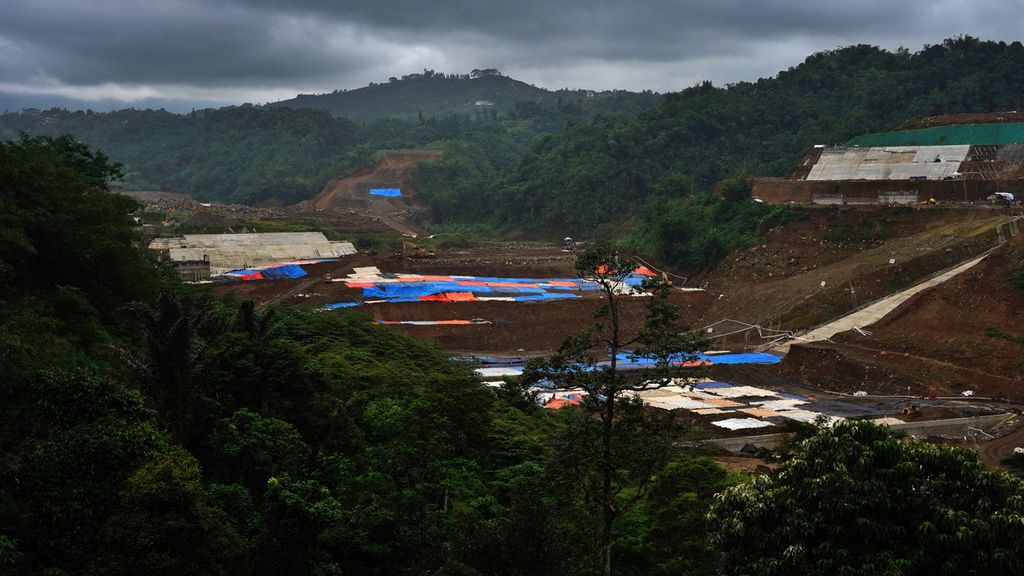 Salah satu titik proyek Bendungan Ciawi dan Sukamahi, Kabupaten Bogor, Jawa Barat, masih dalam pengerjaan, Senin (7/12/2020). Proyek ini merupakan pembangunan bendungan kering pertama  di Indonesia. 