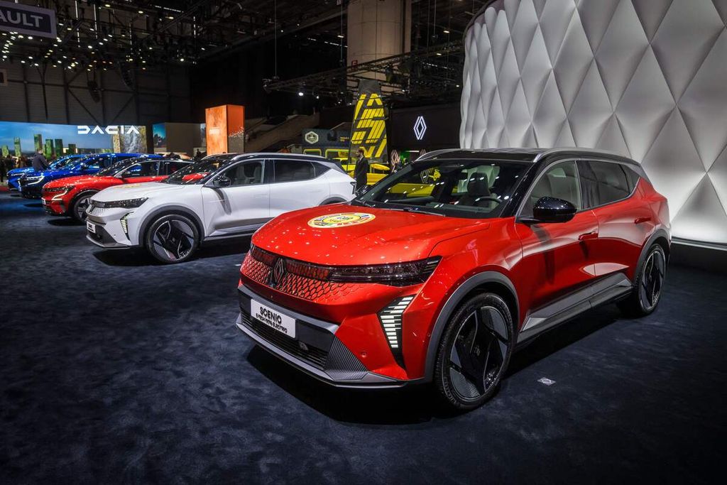 Mobil listrik keluaran Renault, Scenic E-Tech, di Geneva International Motor Show (GIMS) di Swiss, Senin (26/2/2024).