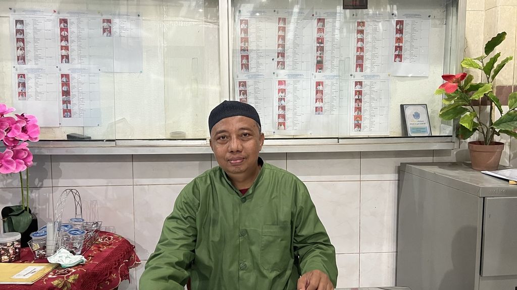 Kepala Panti Asuhan Kampung Melayu, Ujang Supratman