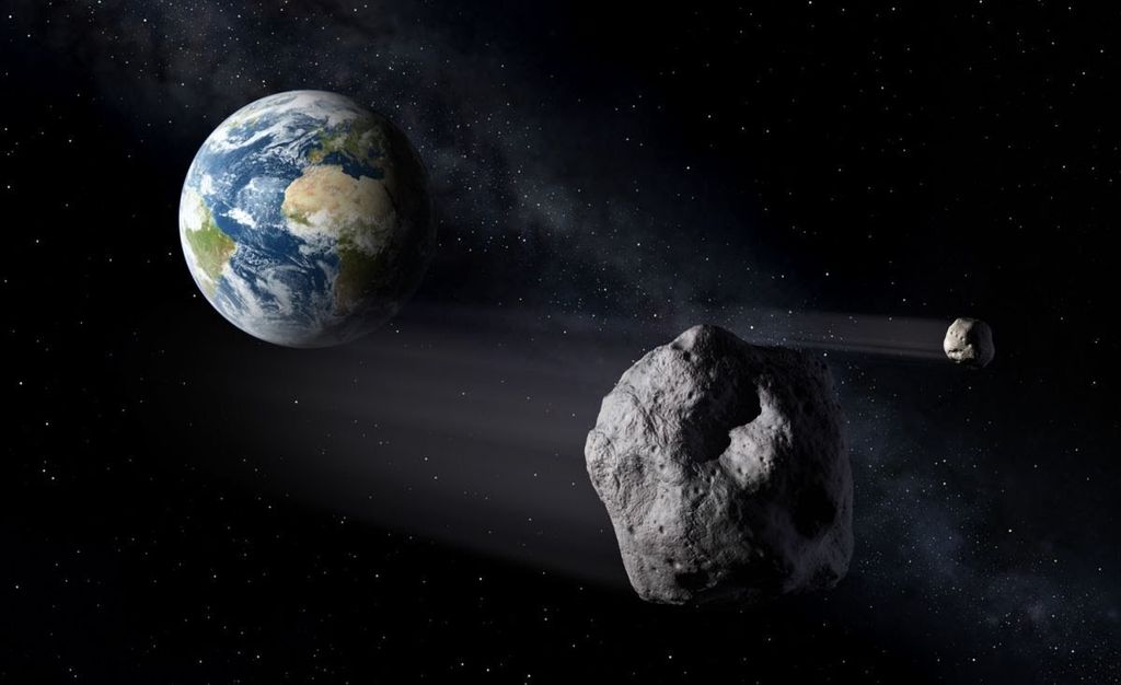 Gambaran artis saat dua asteroid mendekati Bumi. Asteroid ini bisa terjebak dalam gravitasi Bumi hingga akhirnya mengitari Bumi dan menjadi bulan mini atau satelit Bumi, tetapi juga bisa tertarik gravitasi Bumi hingga akhirnya masuk atmosfer Bumi dan terbakar menjadi meteor.