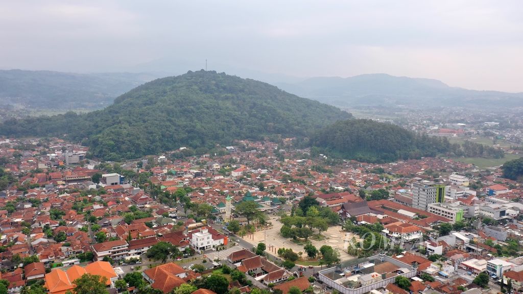 Landscape of Sumedang Regency, West Java, Monday (20/5/2024).