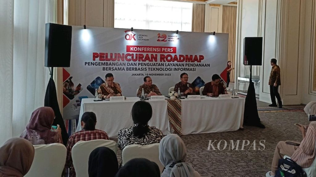 Konferensi pers Otoritas Jasa Keuangan ketika peluncuran Peta Jalan atau Roadmap Layanan Pendanaan Bersama Berbasis Teknologi Informasi (LPBBTI) tahun 2023-2028 di Jakarta, Jumat (10/11/2023).