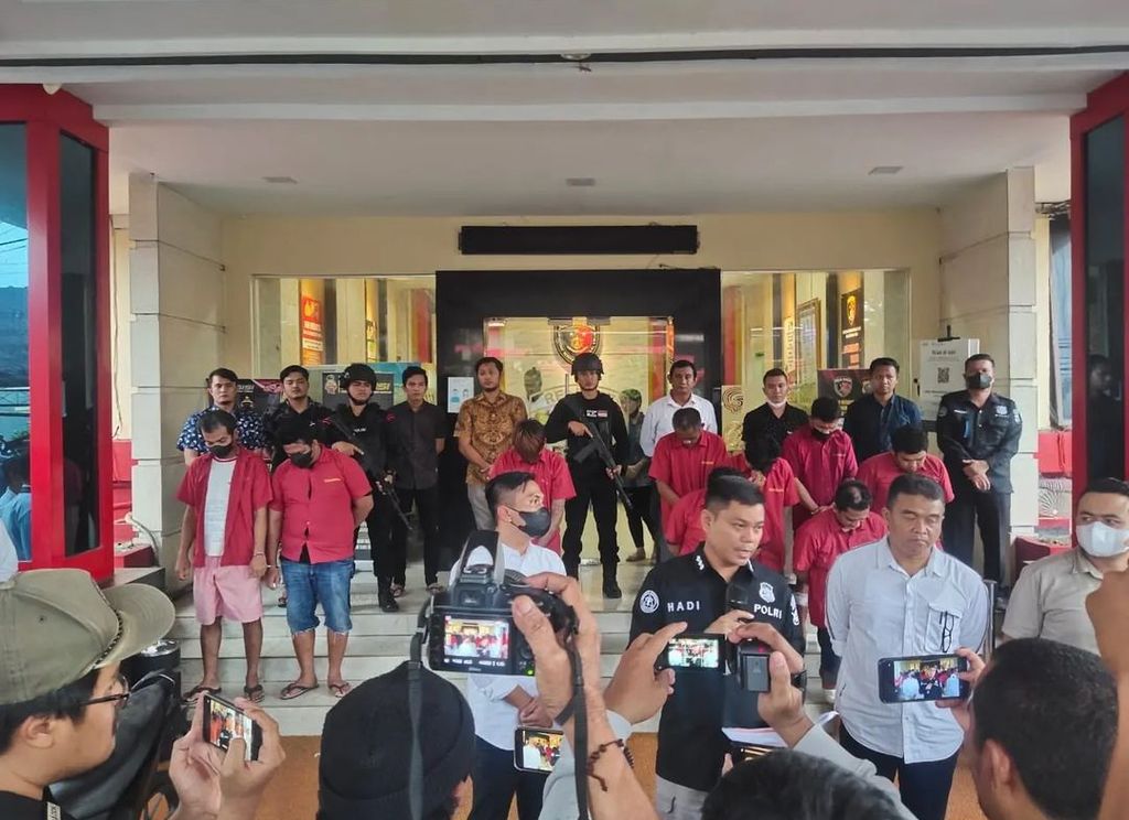 Suasana jumpa pers penangkapan sejumlah pelaku kejahatan jalanan, di Medan, Sumatera Utara, Sabtu (29/10/2022). 
