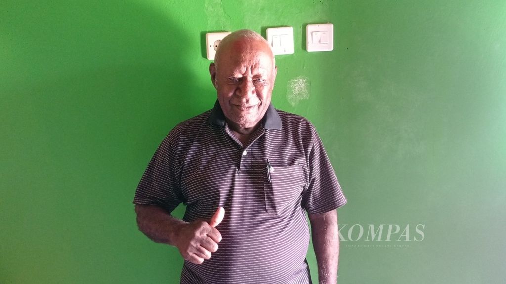 Melkianus Duwit (77), Kepala Kampung Segior di Distrik Ayamaru Jaya, Maybrat, Papua Barat, Kamis (14/7/2022).