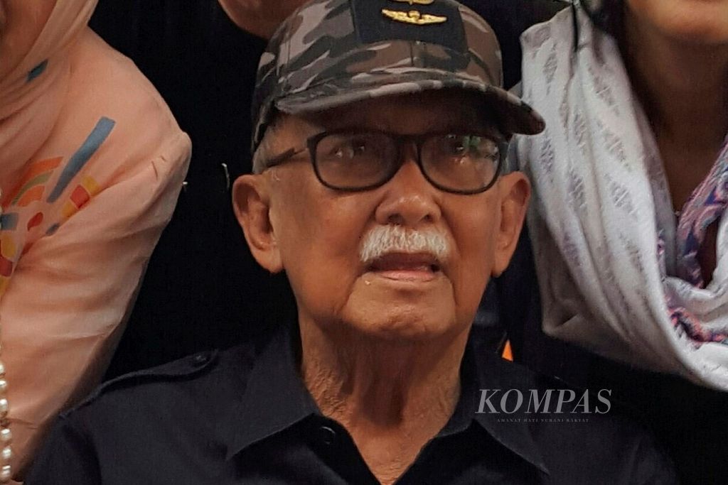 Tokoh nasional dan sesepuh Jawa Barat, Solihin GP, saat berusia 90 tahun.