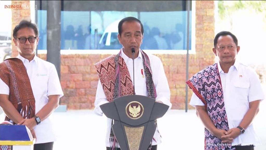 Presiden Joko Widodo meresmikan tujuh pos lintas batas negara terpadu dari Timor Tengah Utara, Nusa Tenggara Timur, Rabu (2/10/2024).